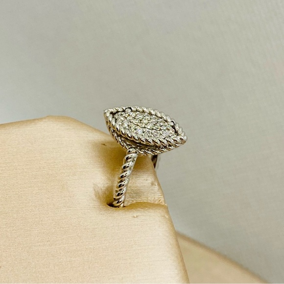 EUC Roberto Coin 18k Twisted White Gold Marquise Shaped Pave Diamond Ring - Picture 15 of 17